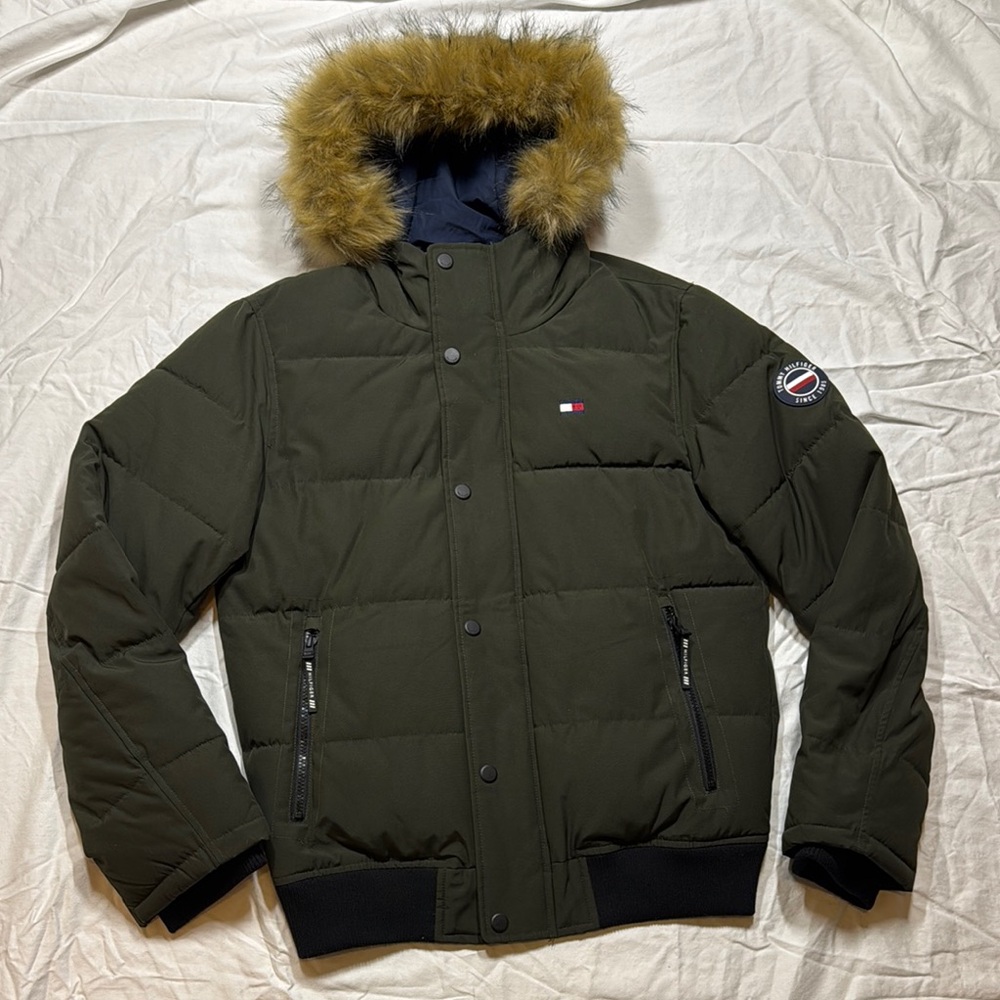 Mens tommy hilfiger arctic fox bomber jacket. Very warm